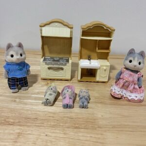 Calico Critters Figures Lot Sylvanian Families Husky‎ Dog Family Furniture READ